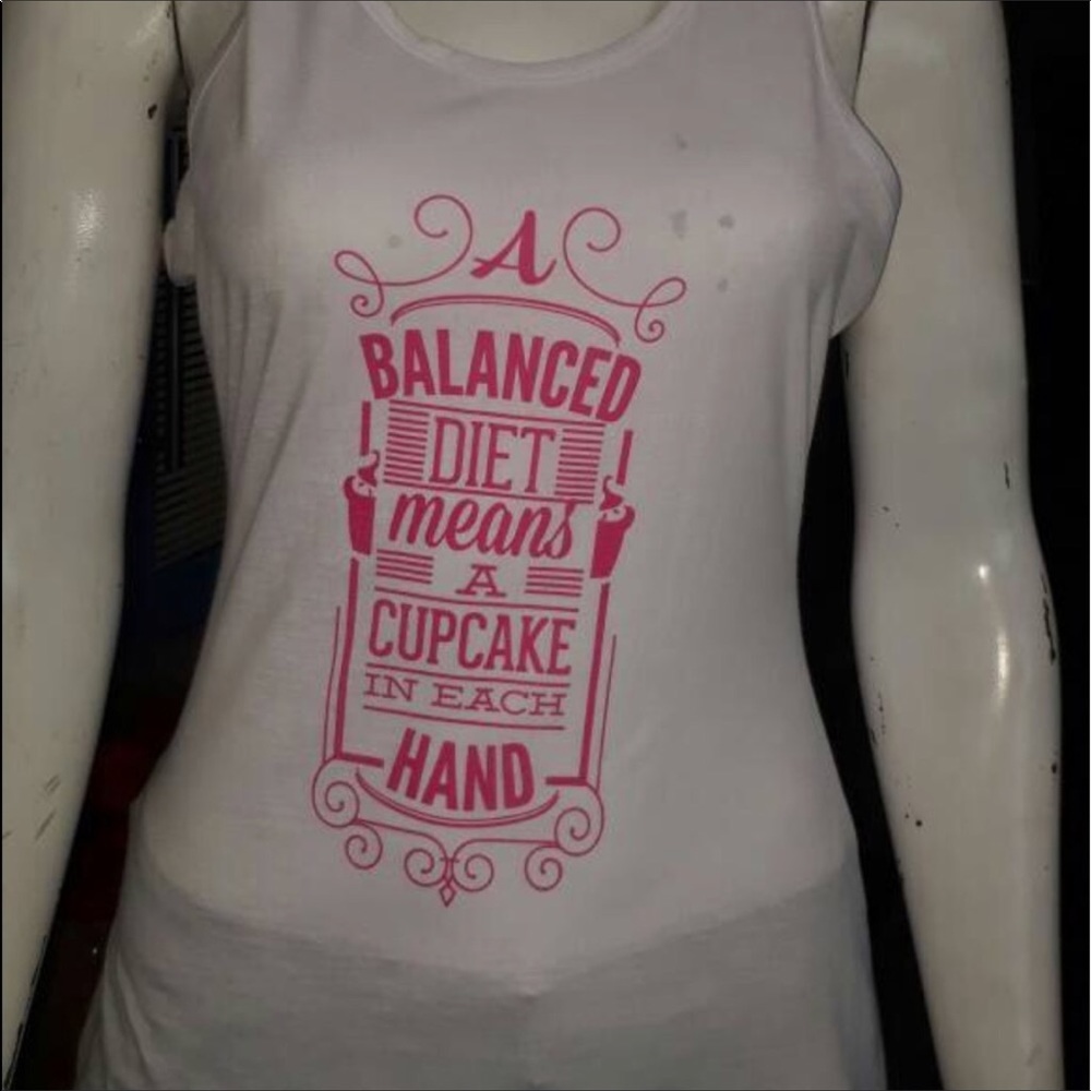 Women’s graphic tank NWT